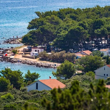 In - Caravan Near The Sea 1 * Ugljan
