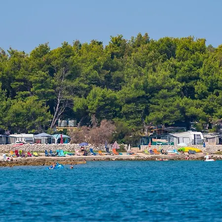 In - Caravan Near The Sea 1 * Ugljan