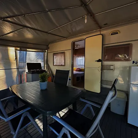 Caravan Near The Sea 1 3* أوغليان