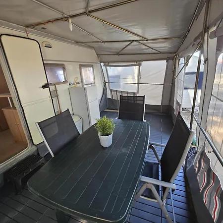 Pensjonat In - Caravan Near The Sea 1 Ugljan