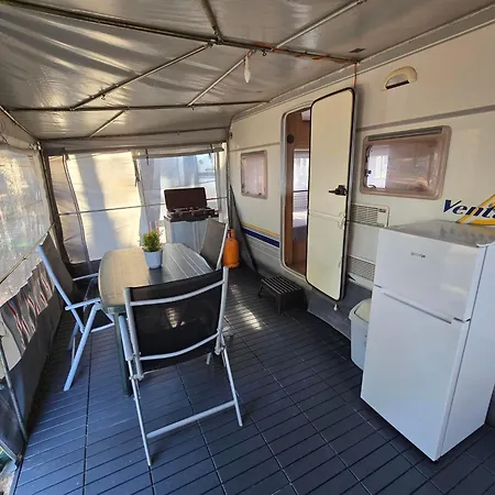 In - Caravan Near The Sea 1 Pensjonat